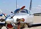 geparktes Propeller-Flugzeug